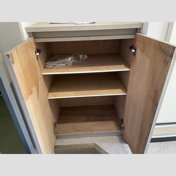 コンフォール小泉204号室 シューズボックス(カウンター)