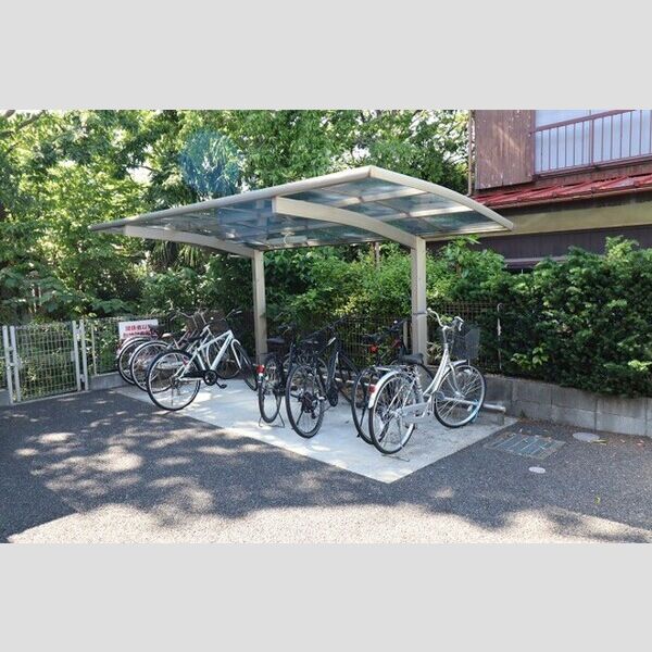 ラルゴ 駐輪場