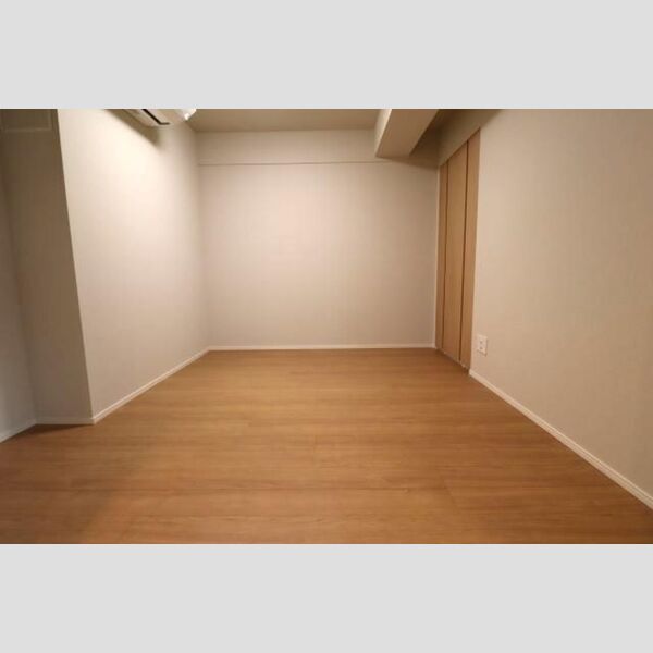 サンジョイアゼロ201号室 洋室5、5帖