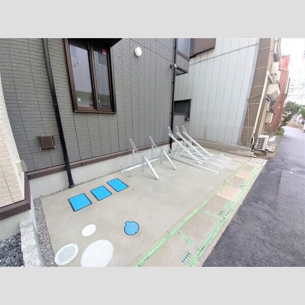 グランチェスタ106号室 駐輪場