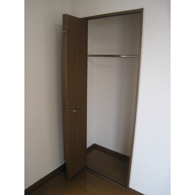 アンプルール フェール S,S 内観