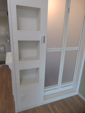 ダイアパレス鶴見第弐 収納棚　※現況優先