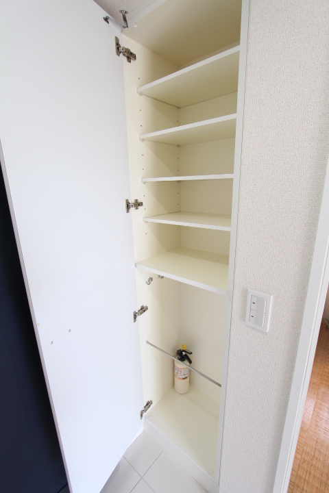 プライムアーバン芝浦LOFT907号室 シューズボックス※参考写真