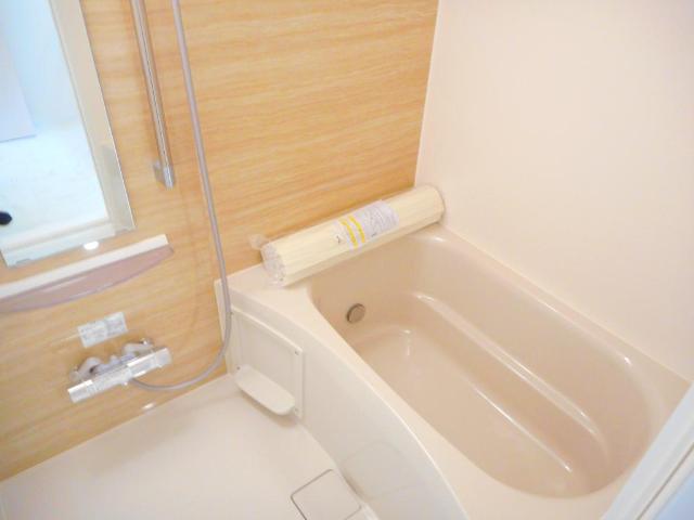 オーヴィラージュ201号室 バス