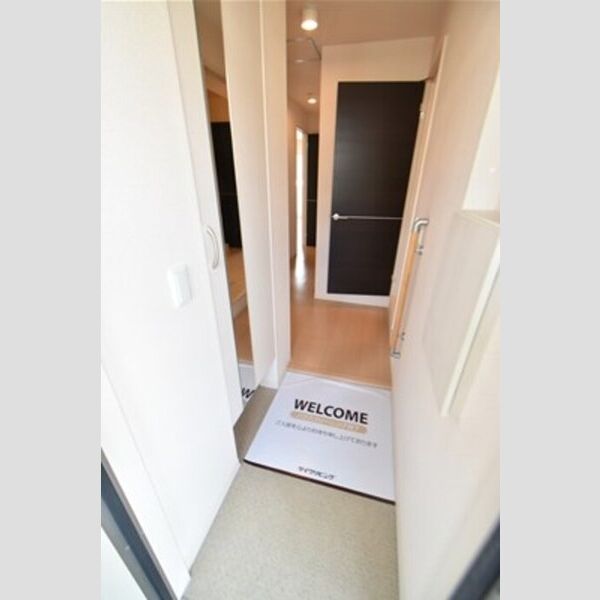 マリアエレナ301号室 玄関