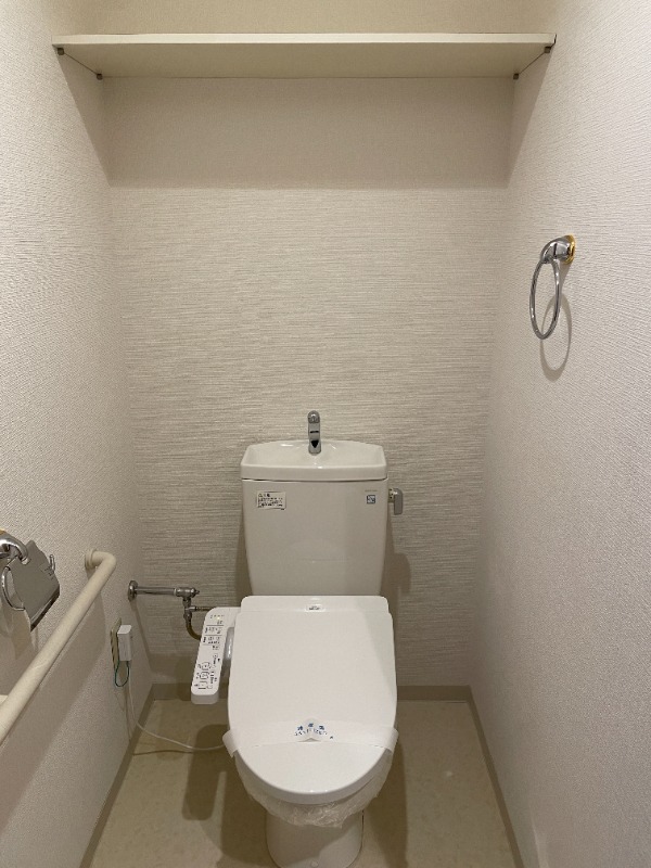 パストラル西府2階 トイレ