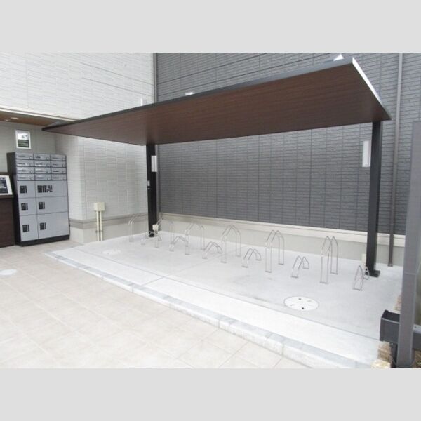 D-Raffine302号室 駐輪場