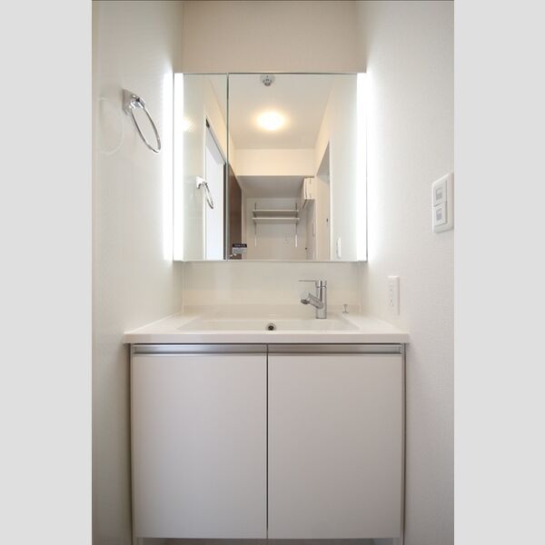 アヴァンス千住緑町 洗髪洗面化粧台