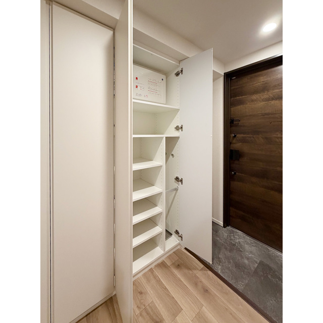 ASMACI MAISON両国Ⅱ0401号室 靴箱