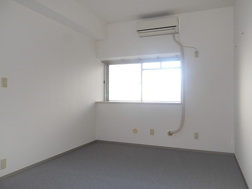 ビュープラザセンター北３ー８号棟2階 洋室（約６.０畳）