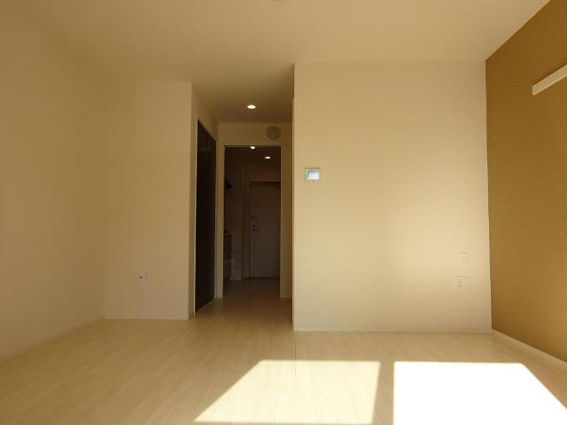 ユニヴァリィ　ルークス302号室 洋室