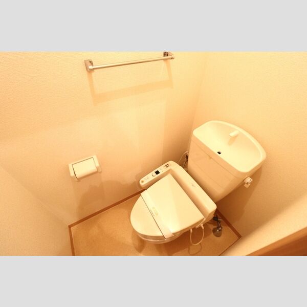 エクレール天神 ★温水洗浄暖房便座★