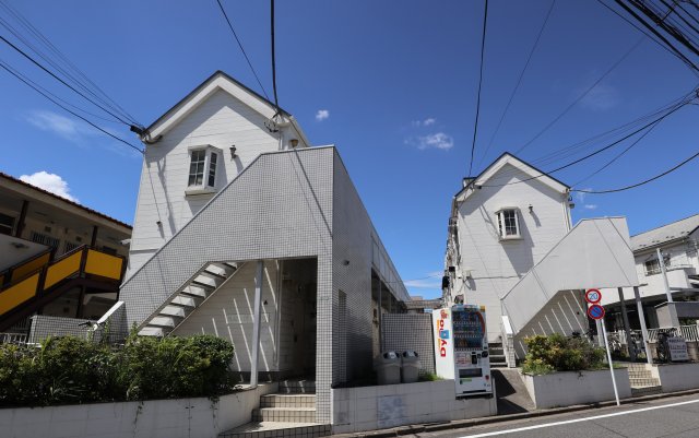 プラザドゥサビーネＢ棟105号室 外観