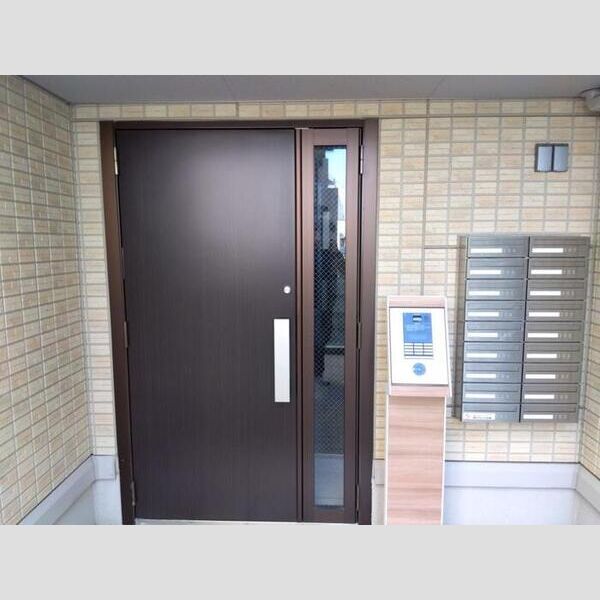 ウィン行徳307号室 オートロック付エントランス