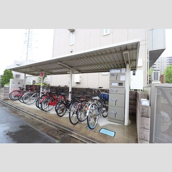クレーストS 駐輪場