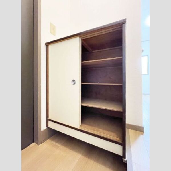 第8正栄ハイツA201号室 収納