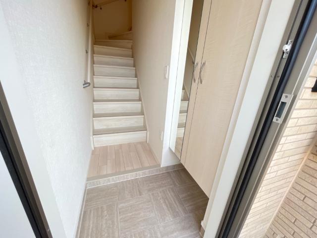 プリオーレおおたかの森203号室 玄関