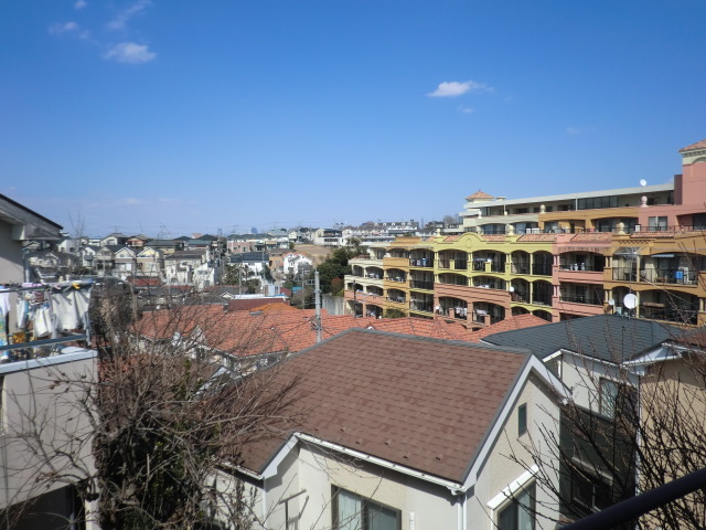 ロンウェル菊名　Ａ棟A103号室 晴れた日は遠くに川崎東京方面のビル群が望めます♪