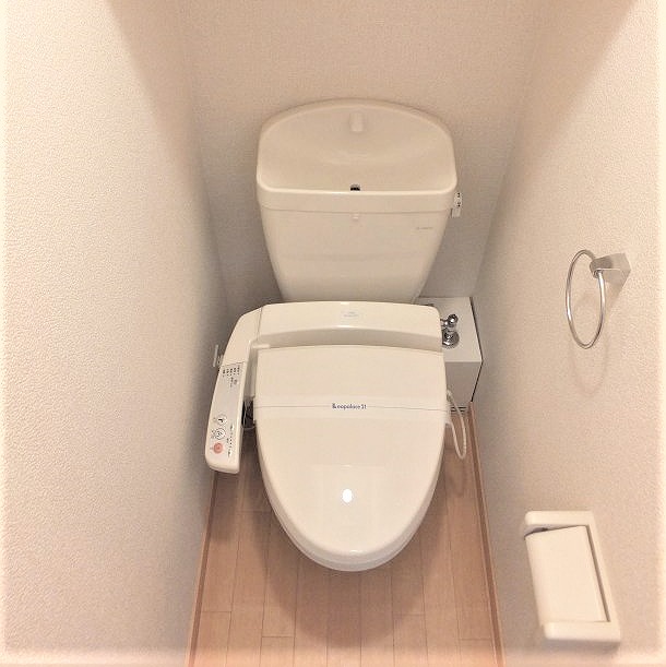 レオパレス栄町310号室 嬉しい温水洗浄便座