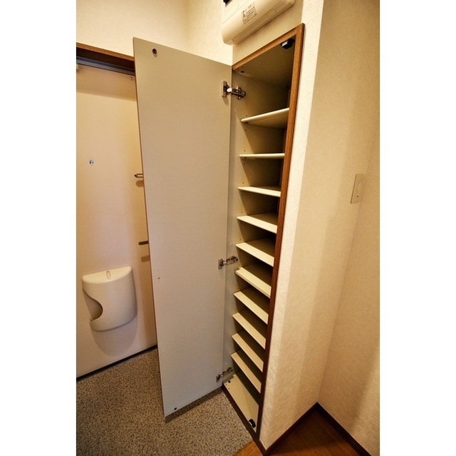 アムール Amical102号室 玄関