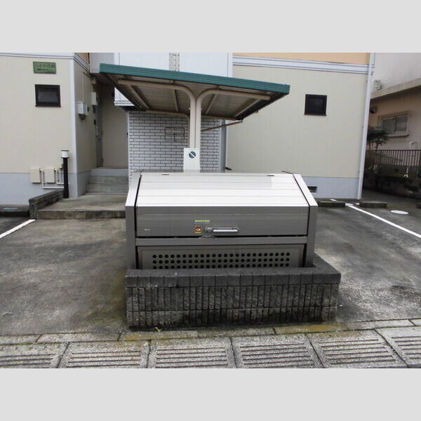 ハイツ吉田 ゴミストッカー