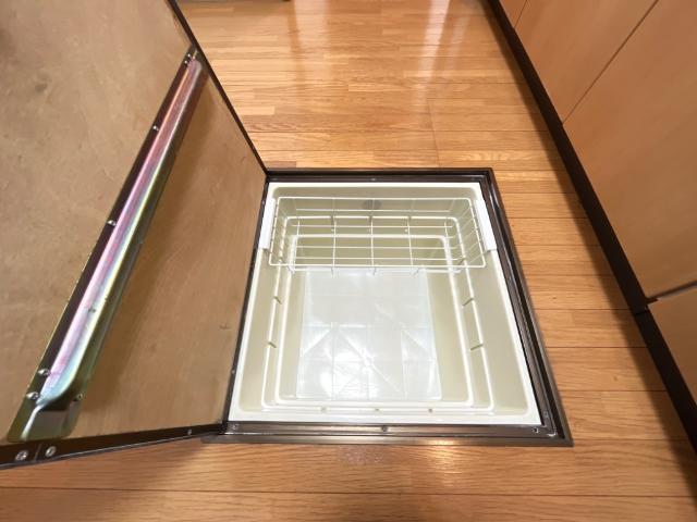 シャイニングｉｎ青葉Ⅱ101号室 キッチン床下収納