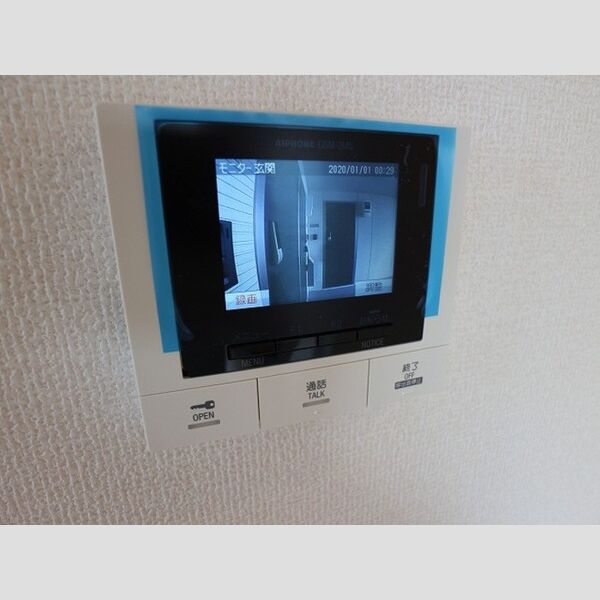 エメ　ドゥーズ301号室 TVインターホン