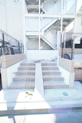 リブリ・江ノ島2階 エントランス