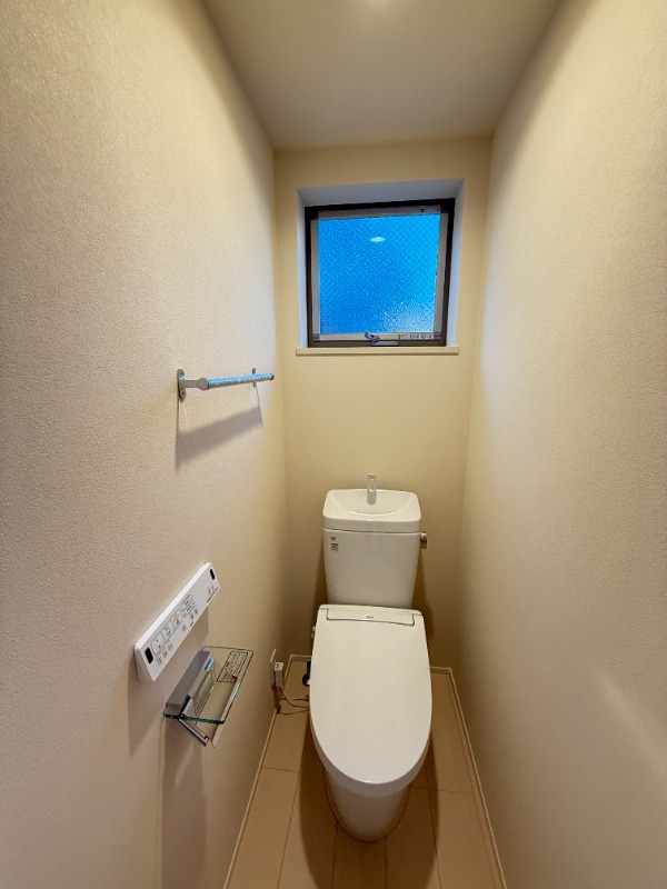 カーサ本木 温水洗浄便座　窓付も嬉しいです