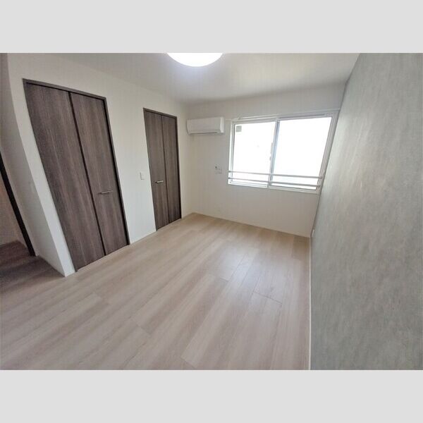 Dアヴァンス赤山302号室 洋室