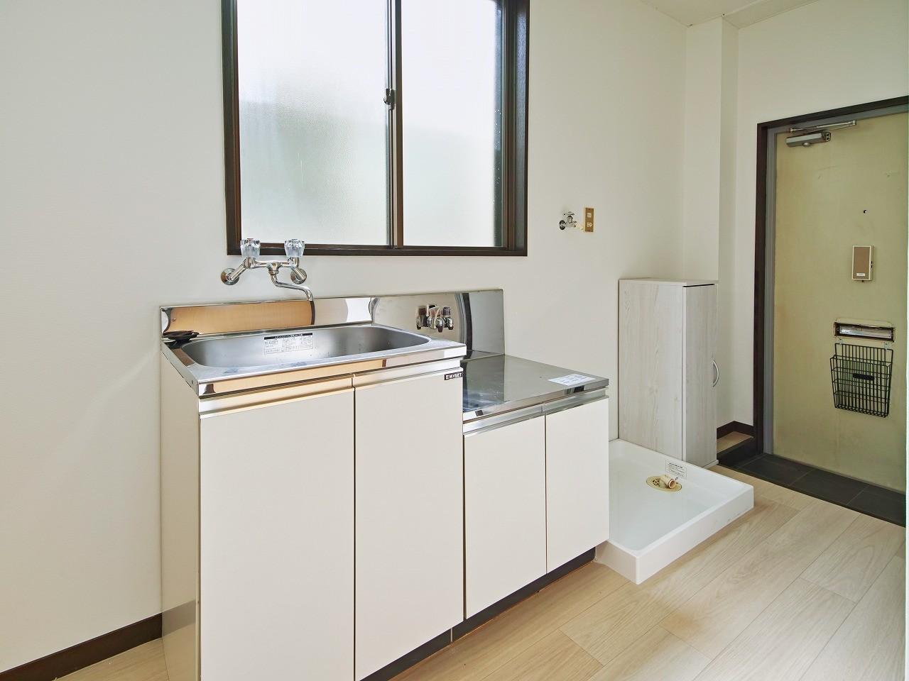 ドリームコーポ203号室 明るいキッチン