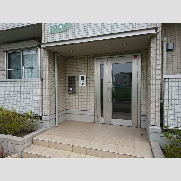 サッビア102号室 エントランス