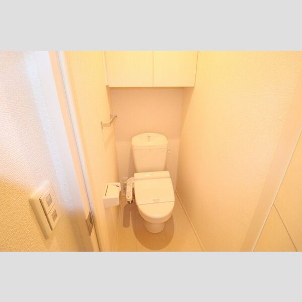 セレジェイラ106号室 トイレ　温水洗浄暖房便座