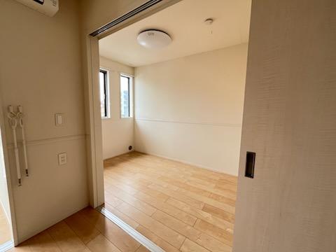 クー・プレゾン 洋室