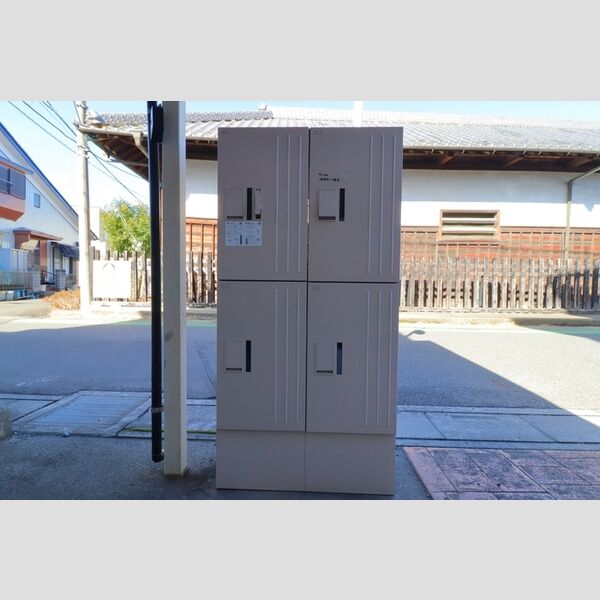 ロイヤルメゾン　弐番館 宅配ボックス