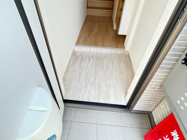厚木市下川入新築アパート205号室 玄関（イメージ）