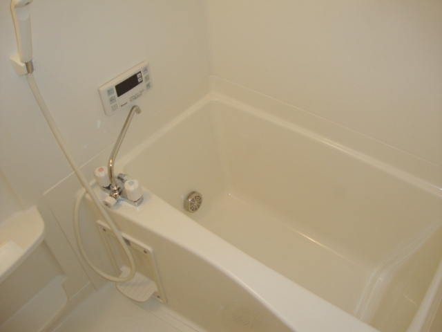 イコール・アルパイン103号室 バス