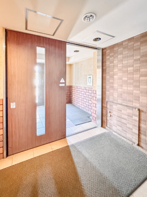 プリムベール南浦和6階 エントランス