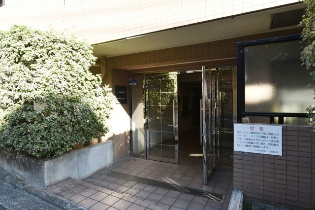 ルーブル新宿西落合Ⅱ110号室 エントランス
