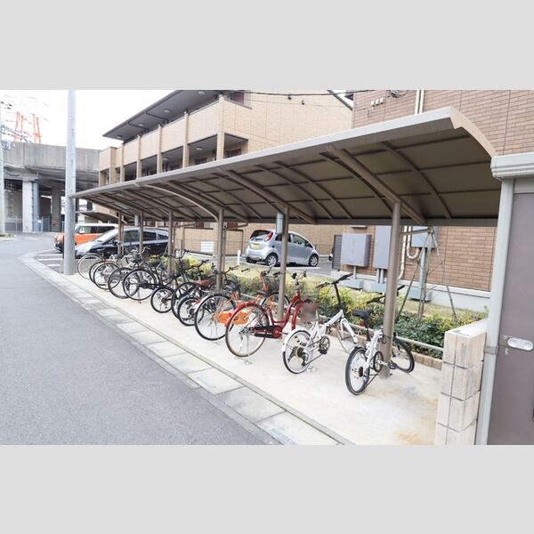 エレガンス・チヨダ  　Ⅱ 駐輪場
