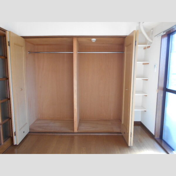 パインツリーコート203号室 クローゼット