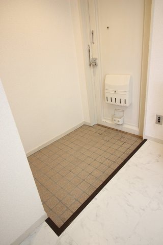 コンバイン新杉田4階 玄関