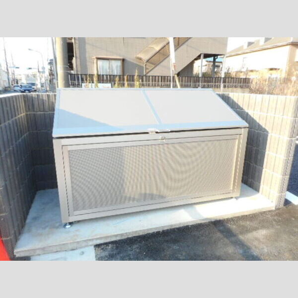 テラス市川高谷201号室 入居者様専用ゴミストッカー