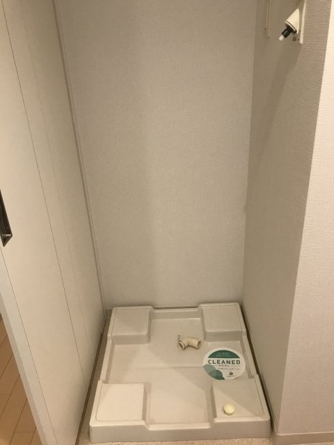 イーリスコート桜上水1階 室内洗濯機置場