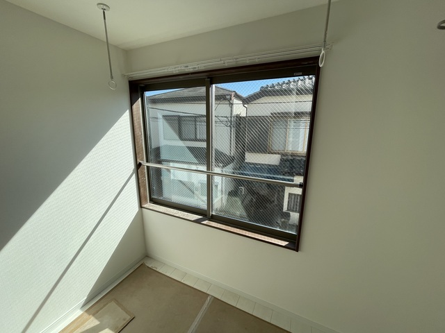 ＰＩＮＥＳ平和台0201号室 リビング