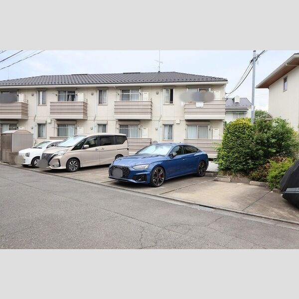 プランドール国立 駐車場