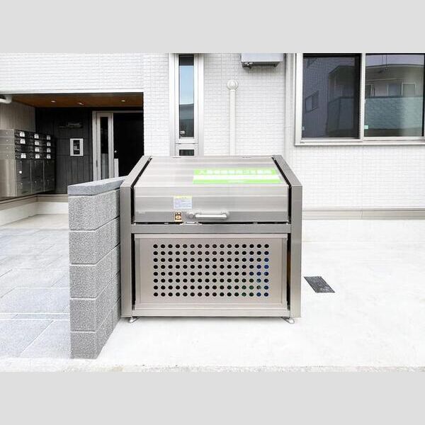 グラナーデ保木間 ゴミストッカー