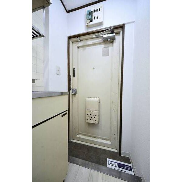 メゾン・ド・マルス 玄関