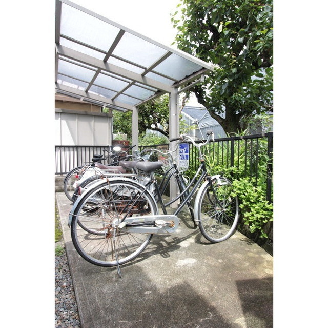 サンハイツ泉203号室 駐輪場