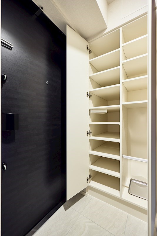 ドゥーエ西馬込Ⅱ6階 収納